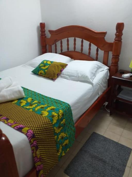 Maison Creole Chaleureuse Avec Stationnement Le Gosier  Buitenkant foto
