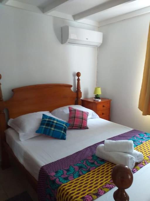 Maison Creole Chaleureuse Avec Stationnement Le Gosier  Buitenkant foto